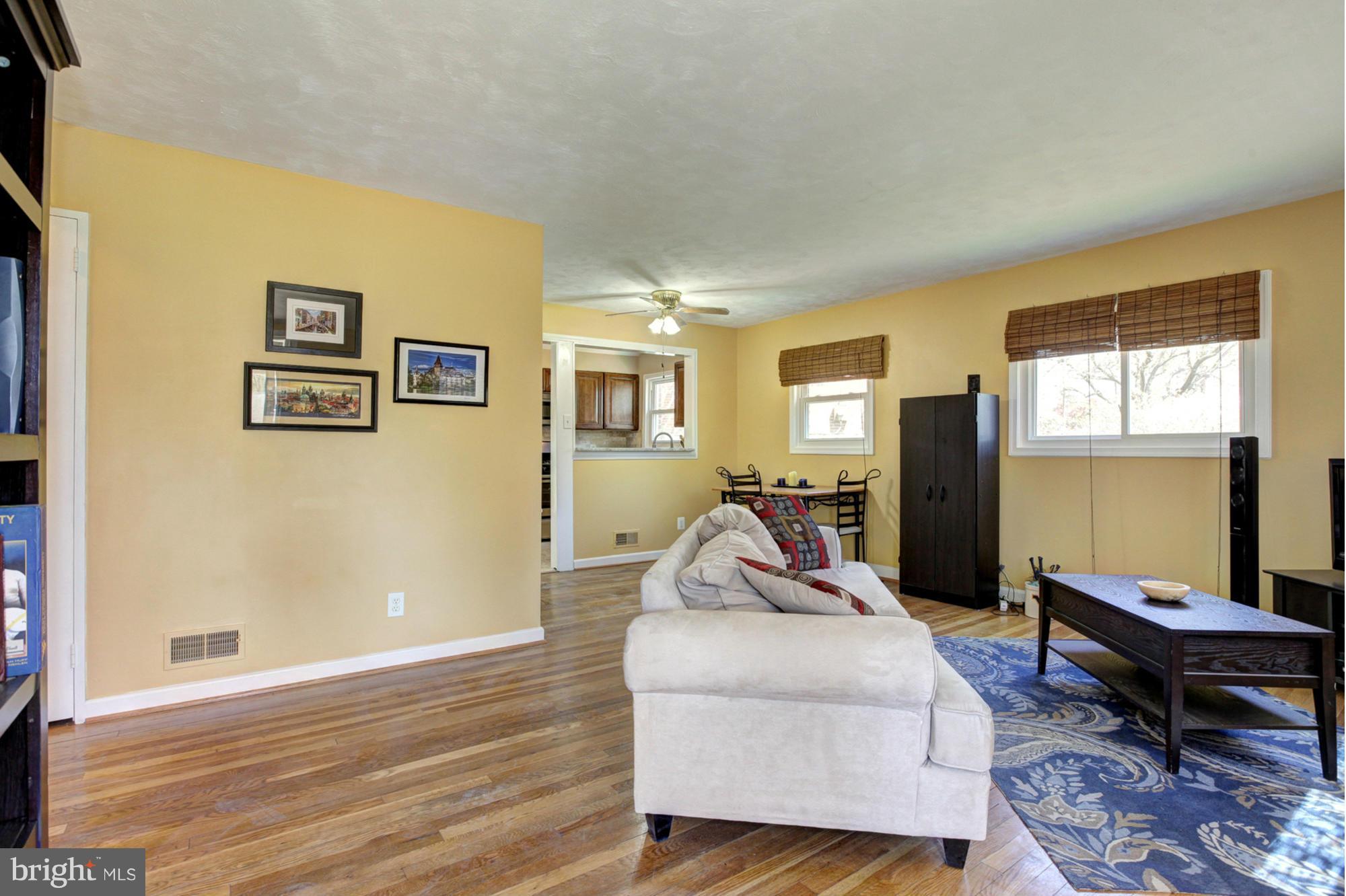 12827 Flack Street Silver Spring, MD 20906 - Photo 7 of 28 Living Room