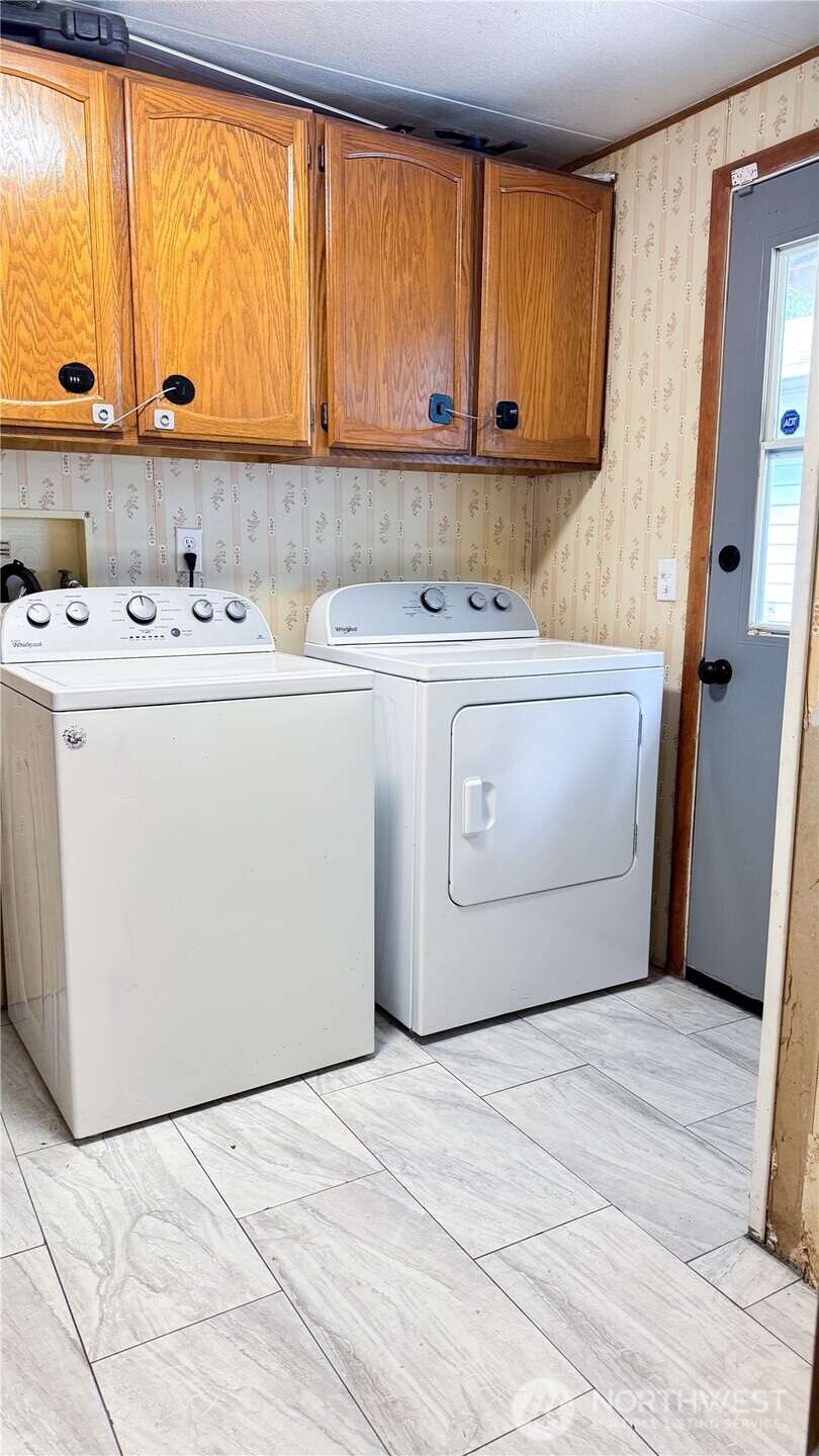 521 Northeast Larson Lake Road Belfair, WA 98528 - Photo 12 of 35