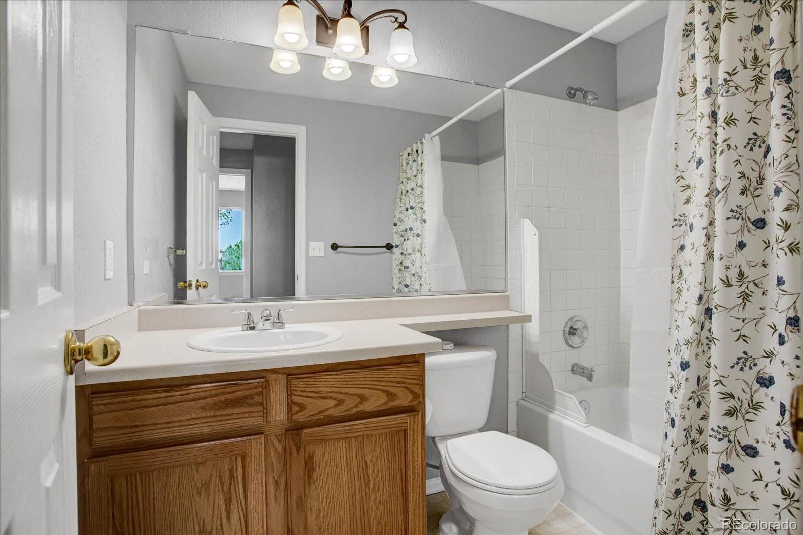 5189 Enid Way Denver, CO 80239 - Photo 12 of 18