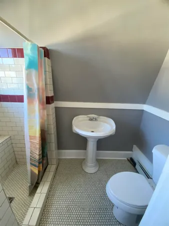 $1,800 | 158 Broad Street, Unit 2, Claremont, NH 03743