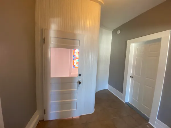 $1,800 | 158 Broad Street, Unit 2, Claremont, NH 03743