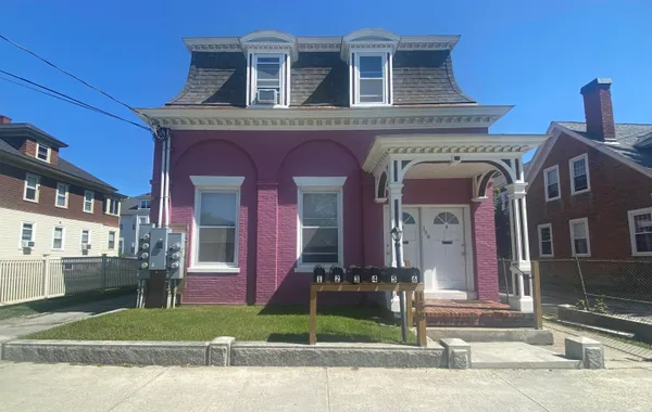 $1,800 | 158 Broad Street, Unit 2, Claremont, NH 03743