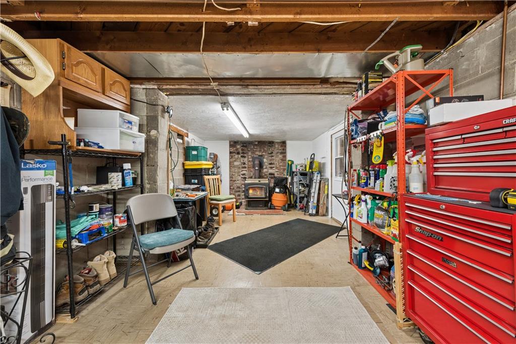 945 Roland Road Pittsburgh, PA 15221 - Photo 28 of 35