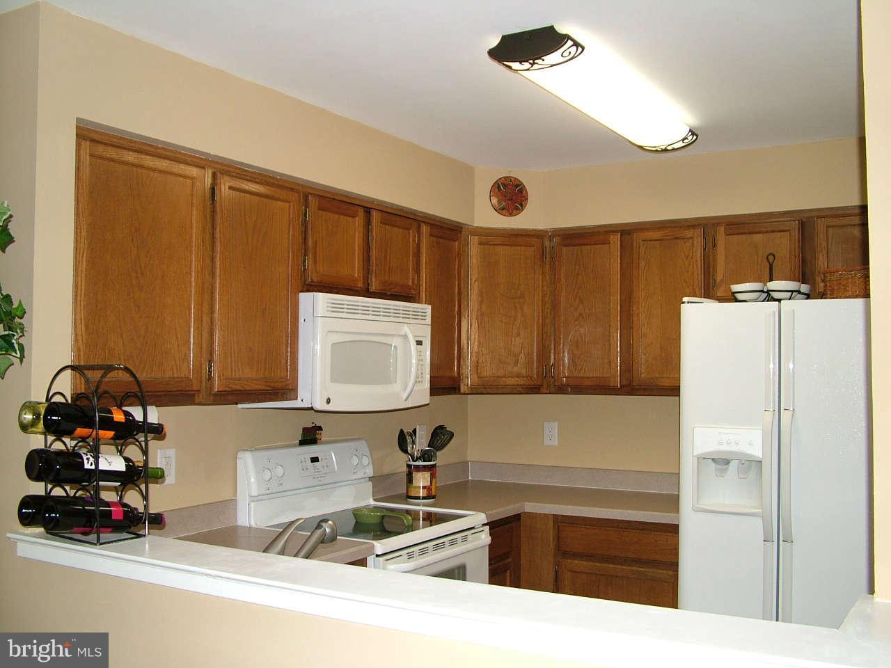 7708 Lexton Place, Unit 82 Springfield, VA 22152 - Photo 12 of 25 Kitchen