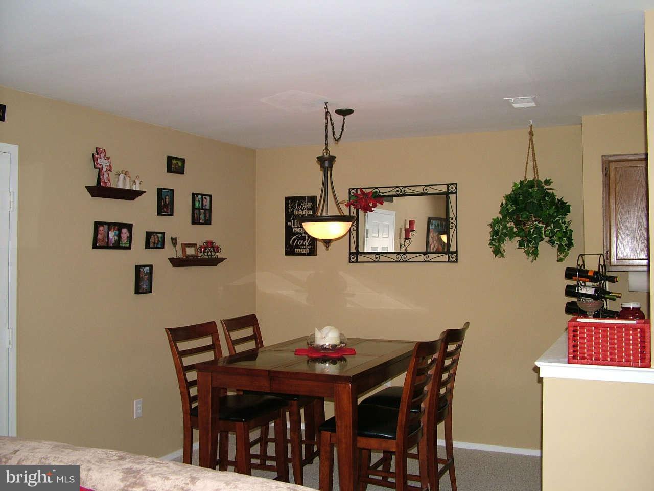 7708 Lexton Place, Unit 82 Springfield, VA 22152 - Photo 6 of 25 Dining Room