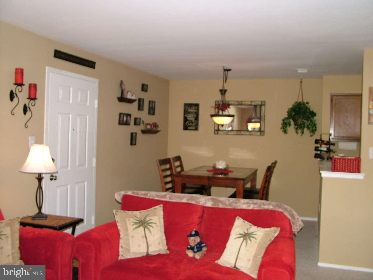 7708 Lexton Place, Unit 82 Springfield, VA 22152 - Photo 7 of 25 Interior (General)