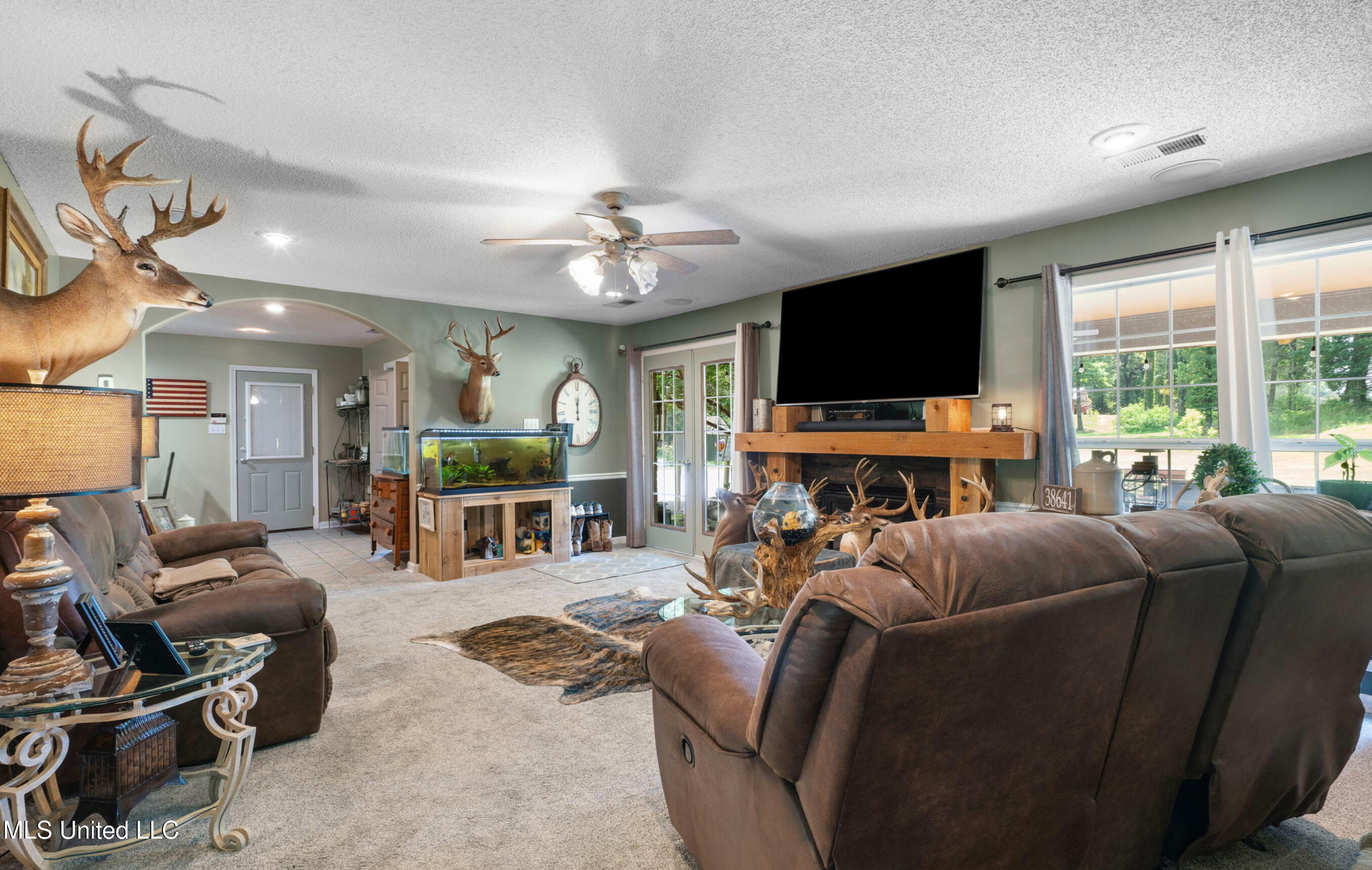 6193 Nesbit Road Lake Cormorant, MS 38641 - Photo 6 of 27 IMG_0496