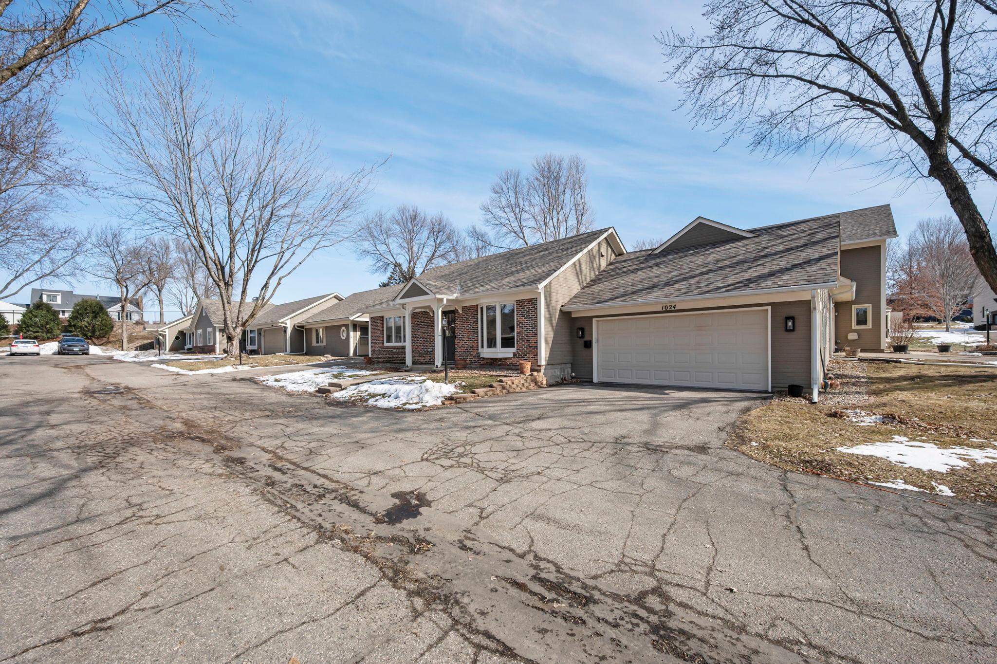 1024 Fox Run Road Waconia, MN 55387 - Photo 2 of 45