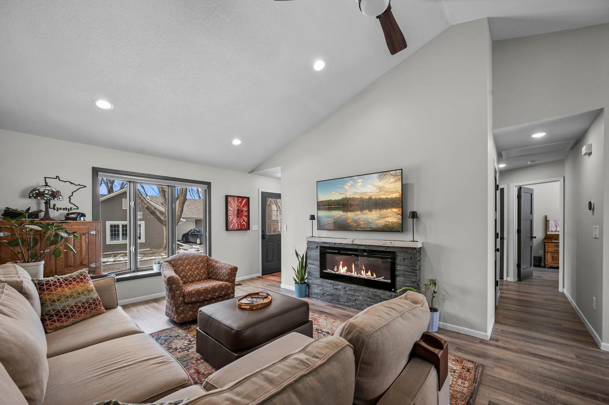 1024 Fox Run Road Waconia, MN 55387 - Photo 4 of 45