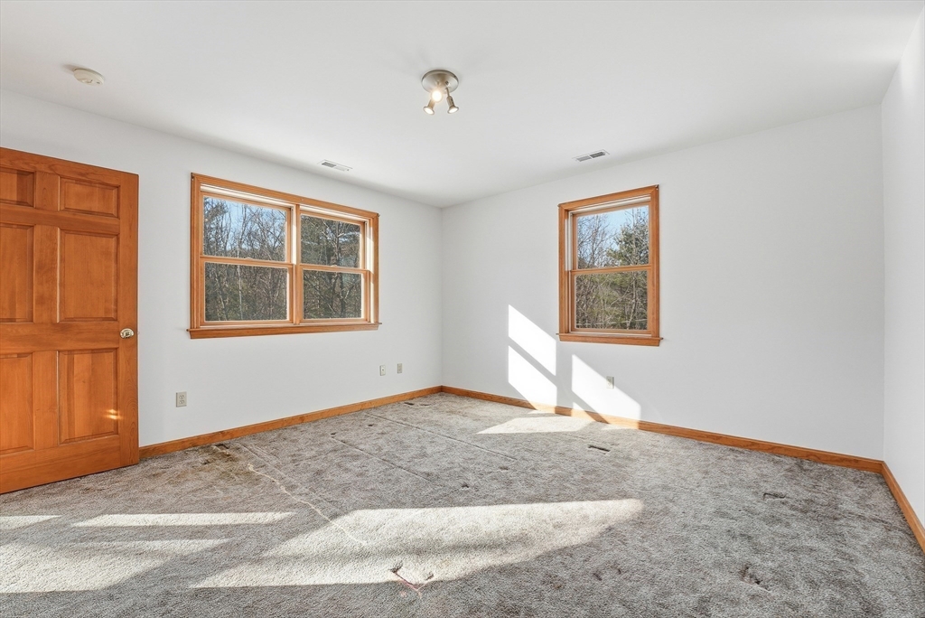 257 Boston Road Palmer, MA 01069 - Photo 27 of 41