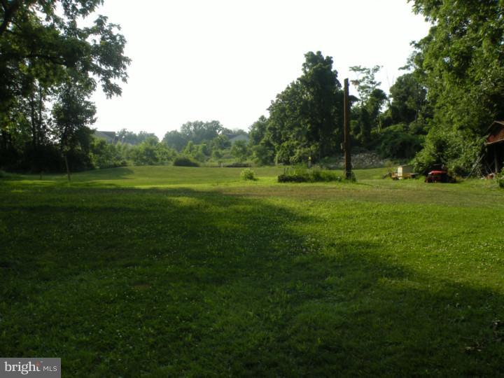 3 Clayborne Road Reading, PA 19606 - Photo 7 of 22 Back Yard