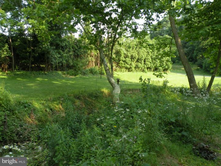 3 Clayborne Road Reading, PA 19606 - Photo 8 of 22 Front Yard