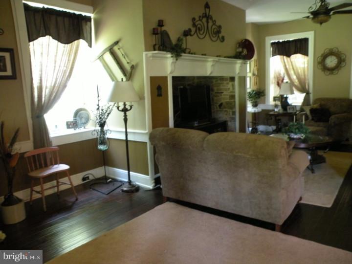 3 Clayborne Road Reading, PA 19606 - Photo 10 of 22 Living Room