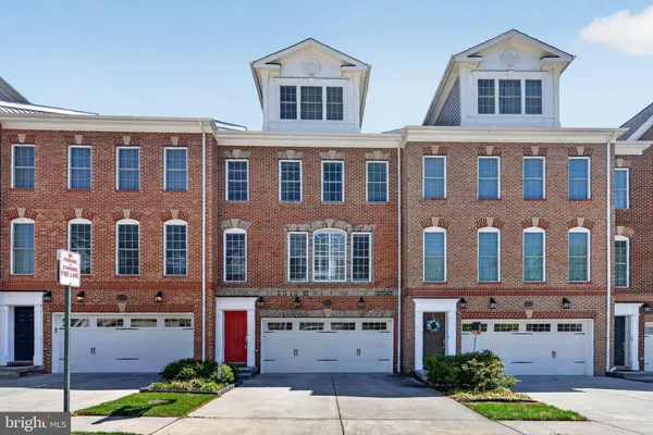 $850,000 | 7897 Carbondale Way, Springfield, VA 22153
