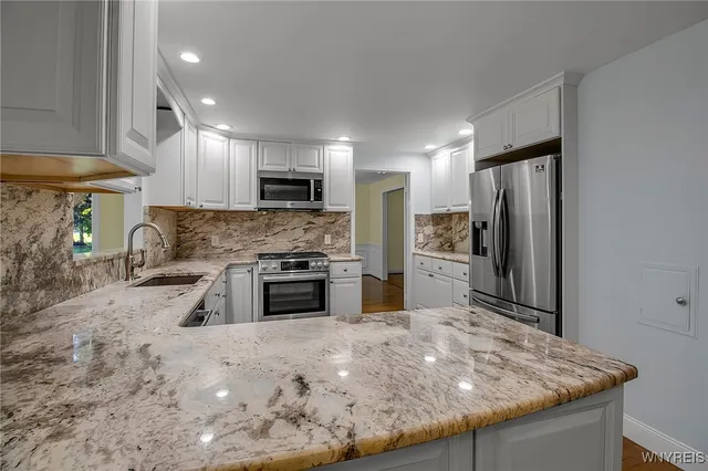 $749,900 | 15 Briarhill Road, Amherst, NY 14221