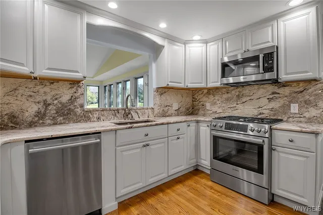 $749,900 | 15 Briarhill Road, Amherst, NY 14221