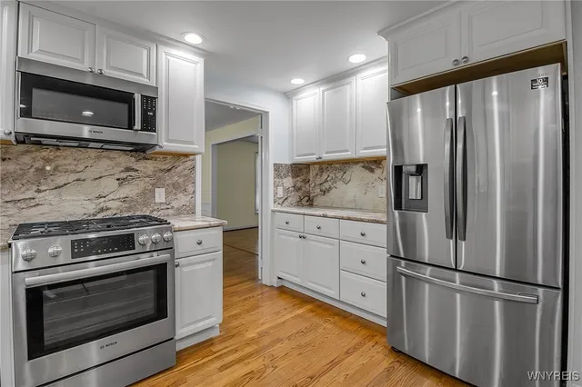 $749,900 | 15 Briarhill Road, Amherst, NY 14221