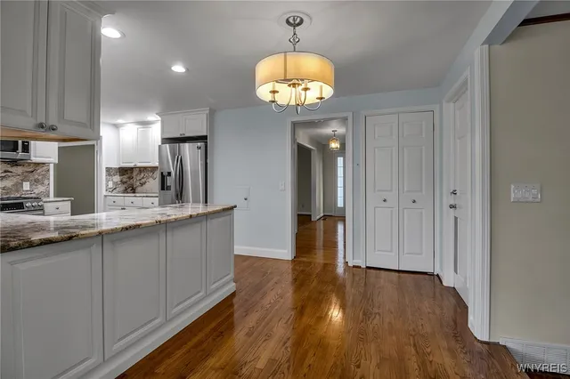 $749,900 | 15 Briarhill Road, Amherst, NY 14221