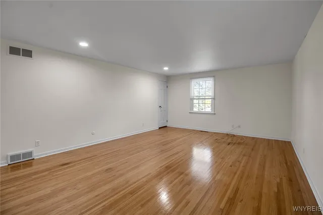 $749,900 | 15 Briarhill Road, Amherst, NY 14221