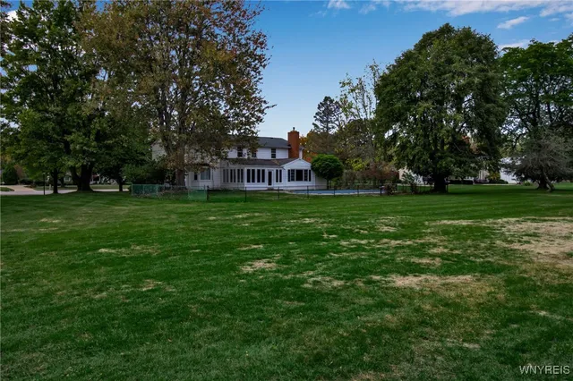 $749,900 | 15 Briarhill Road, Amherst, NY 14221