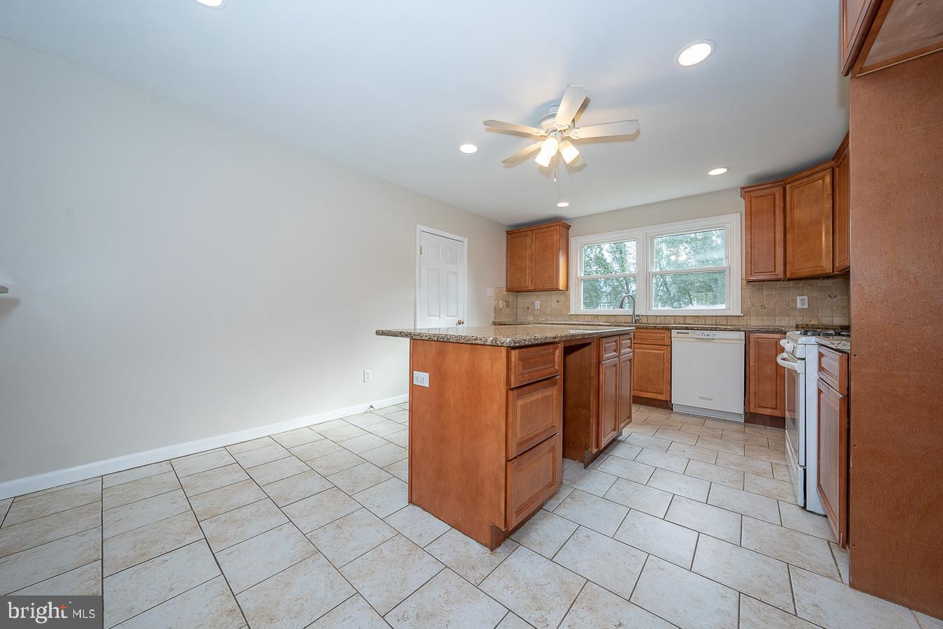 715 Ashbourne Road Cheltenham, PA 19012 - Photo 11 of 39