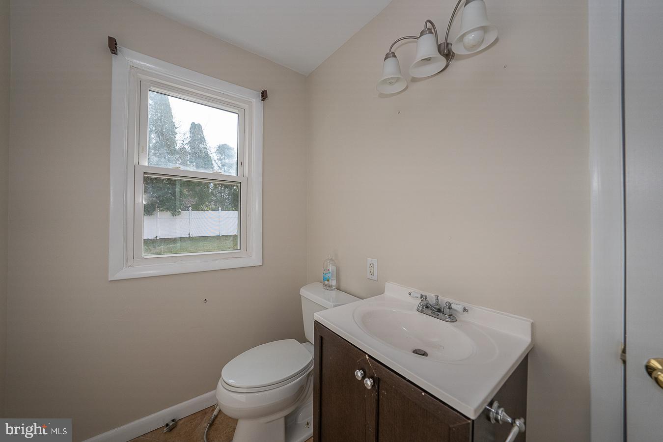 715 Ashbourne Road Cheltenham, PA 19012 - Photo 16 of 39