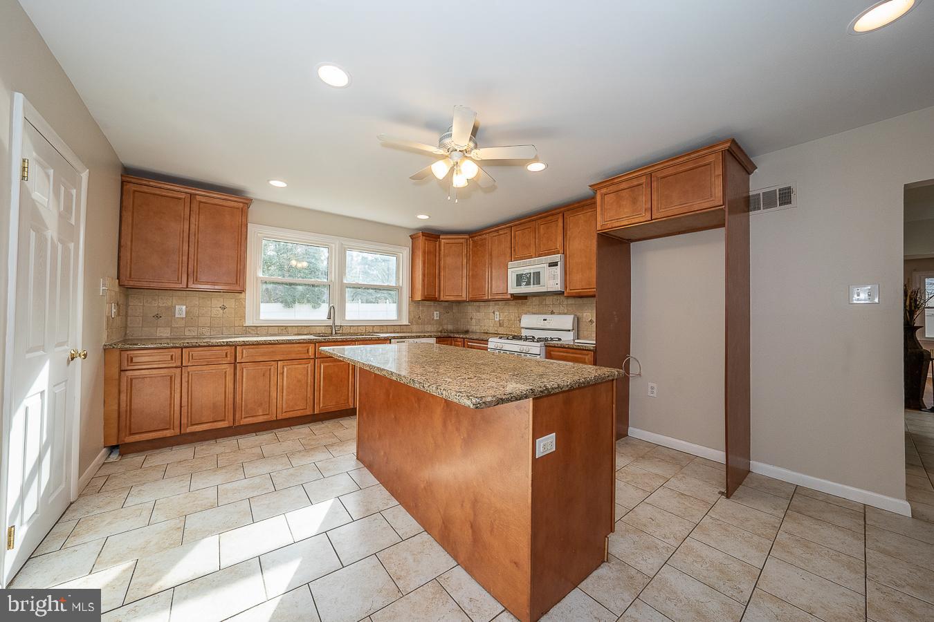 715 Ashbourne Road Cheltenham, PA 19012 - Photo 9 of 39