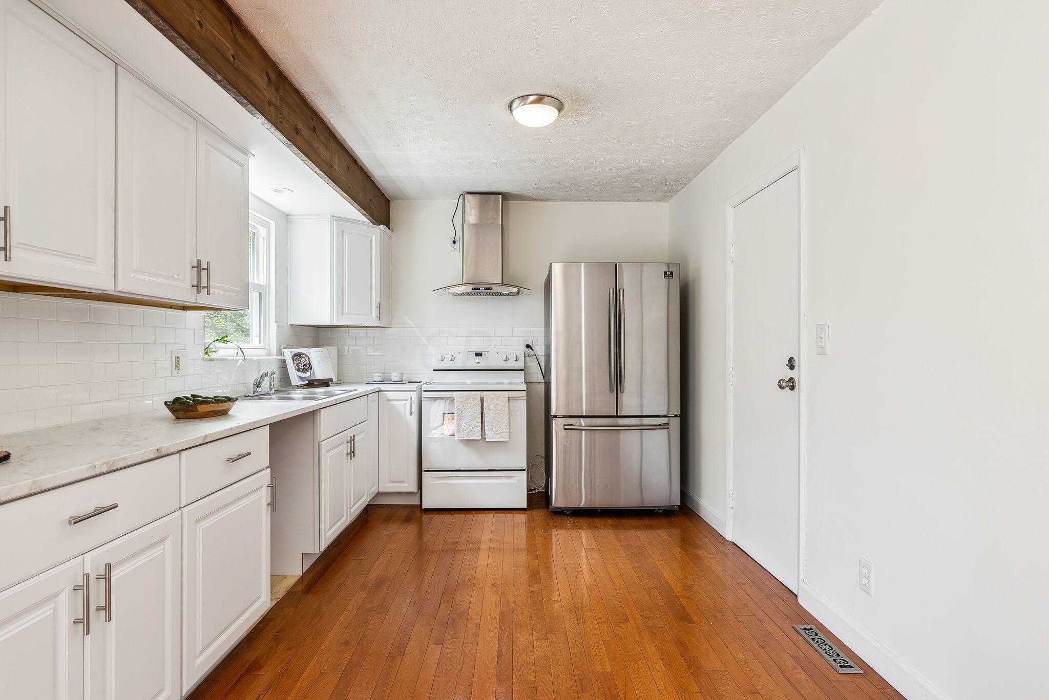 4690 Glendon Road Columbus, OH 43229 - Photo 11 of 28 Kitchen