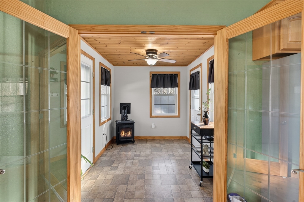 35 Dudley Road Oxford, MA 01540 - Photo 14 of 40
