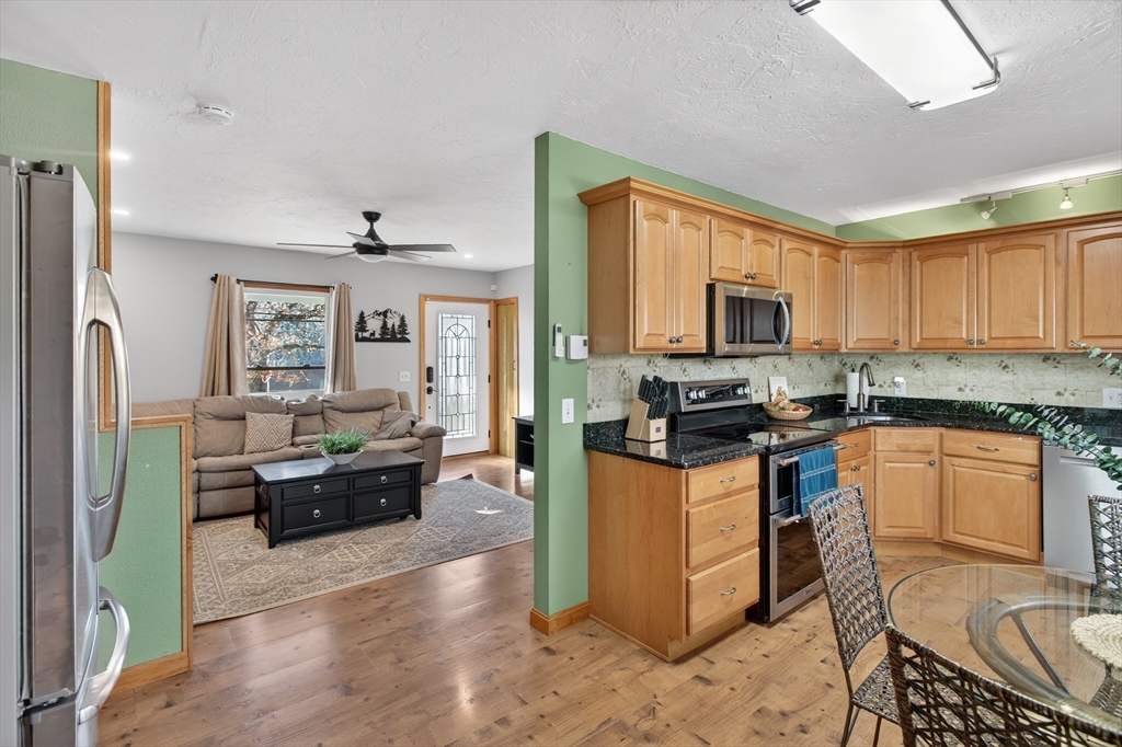 35 Dudley Road Oxford, MA 01540 - Photo 15 of 40