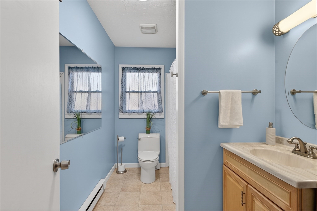 35 Dudley Road Oxford, MA 01540 - Photo 21 of 40