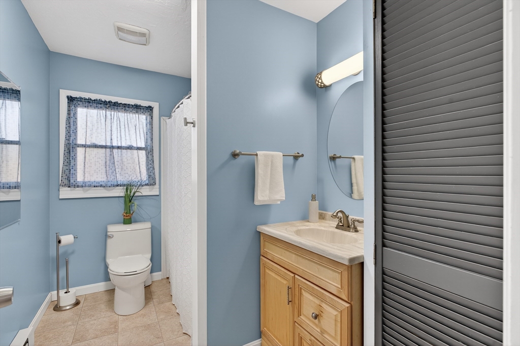 35 Dudley Road Oxford, MA 01540 - Photo 22 of 40