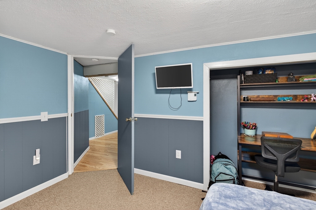 35 Dudley Road Oxford, MA 01540 - Photo 29 of 40