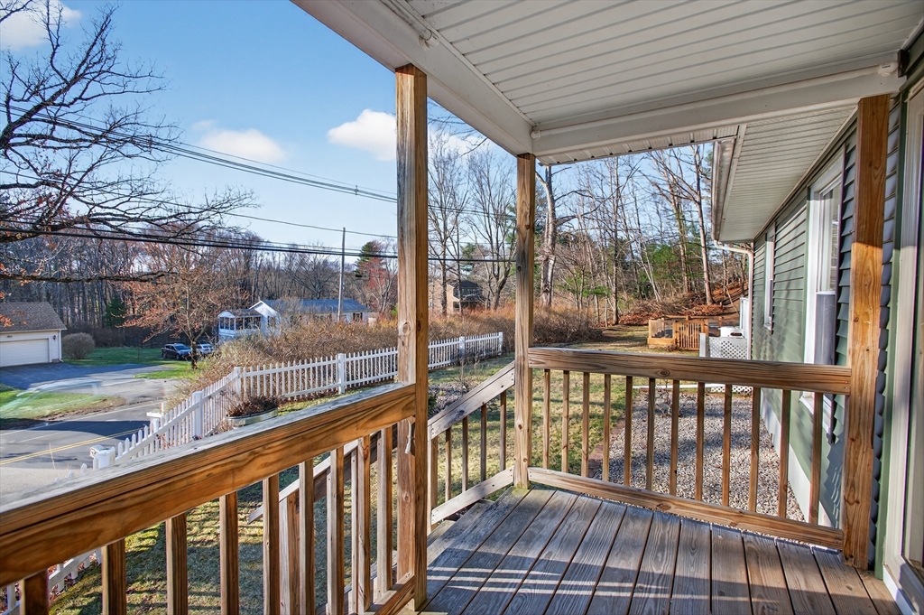 35 Dudley Road Oxford, MA 01540 - Photo 4 of 40