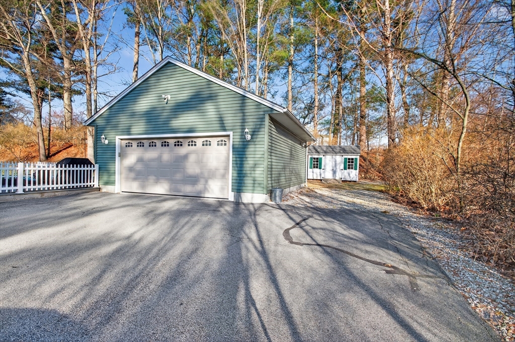 35 Dudley Road Oxford, MA 01540 - Photo 5 of 40