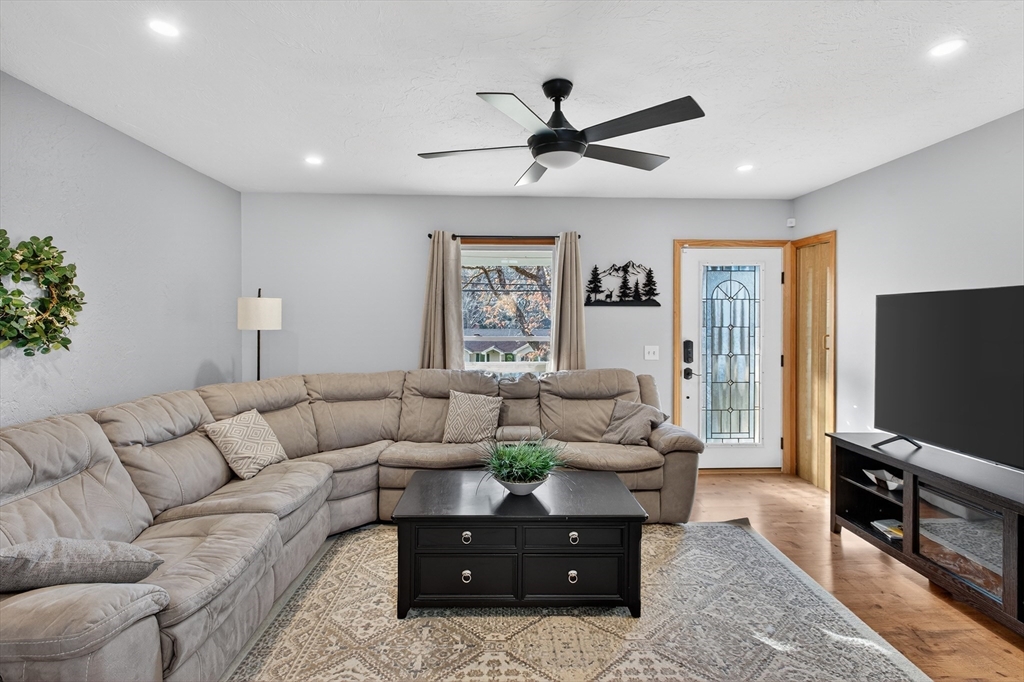 35 Dudley Road Oxford, MA 01540 - Photo 9 of 40