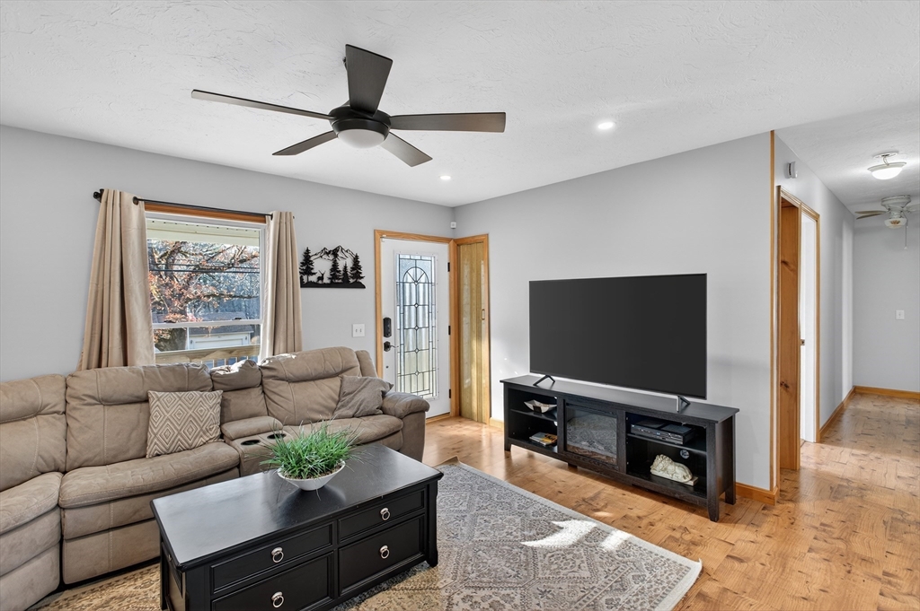 35 Dudley Road Oxford, MA 01540 - Photo 10 of 40