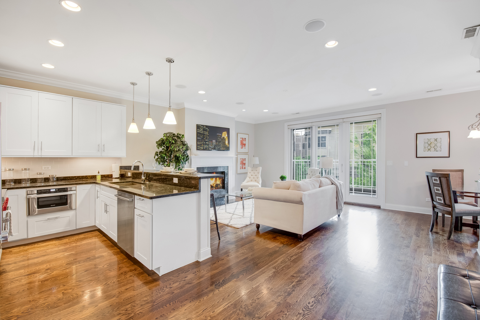 843 West Fletcher Street, Unit 2W Chicago, IL 60657 - Photo 4 of 23