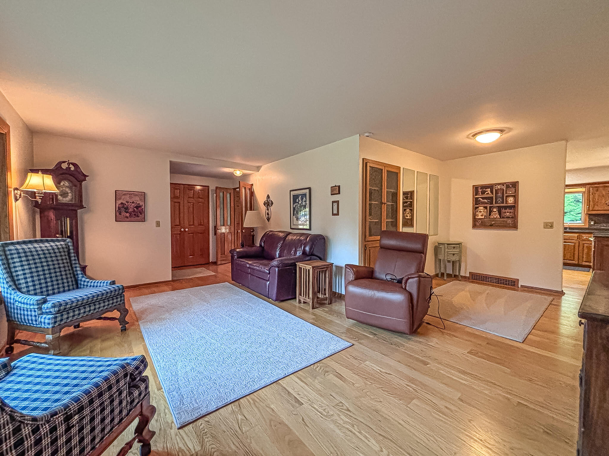 W228S5955 Arrow Ridge Road Waukesha, WI 53189 - Photo 5 of 39 Great Room