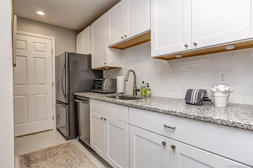 4936 Sardis Road, Unit C Charlotte, NC 28270 - Photo 9 of 30