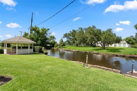 $400,000 | 200 Griffith Street, Lake Charles, LA 70601