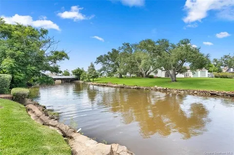 $400,000 | 200 Griffith Street, Lake Charles, LA 70601