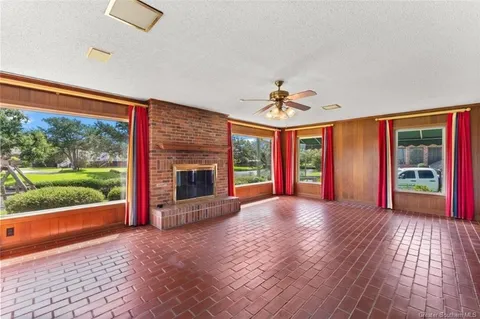 $400,000 | 200 Griffith Street, Lake Charles, LA 70601