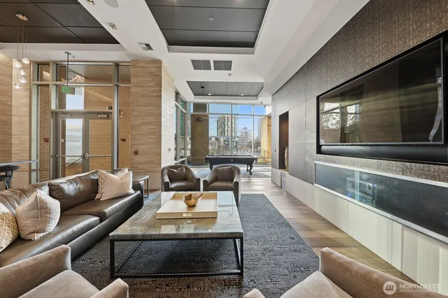 $795,888 | 10650 Northeast 9th Place, Unit 923, Bellevue, WA 98004