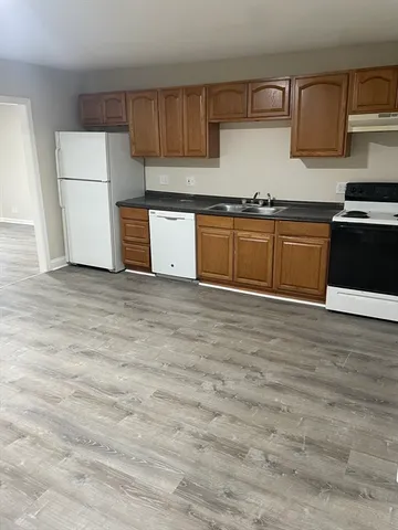 $1,750 | 5 Oliver Street, Unit 1, Southbridge, MA 01550