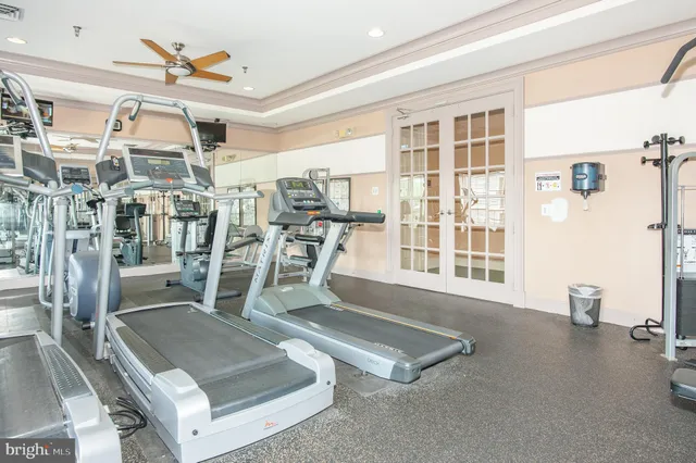 $299,950 | 4862 Eisenhower Avenue, Unit 460, Alexandria, VA 22304