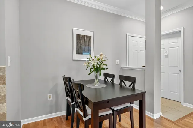 $299,950 | 4862 Eisenhower Avenue, Unit 460, Alexandria, VA 22304