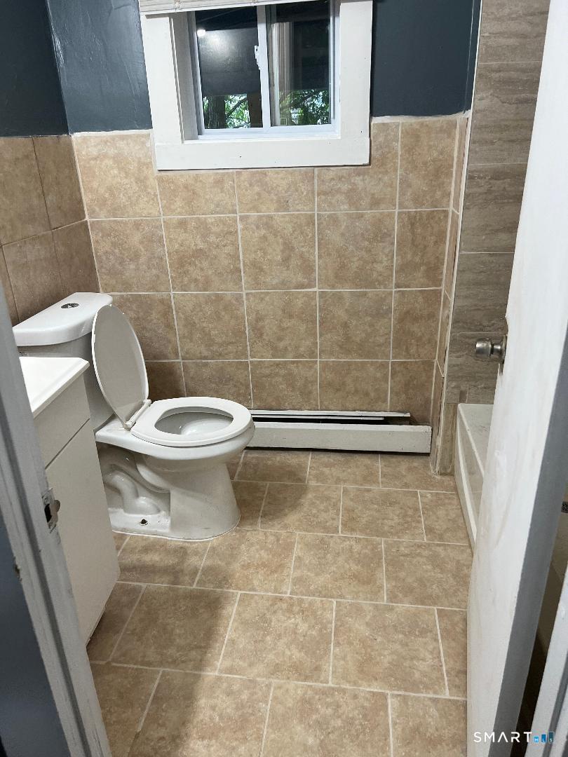 11 7th Street, Unit 1 Derby, CT 06418 - Photo 3 of 7