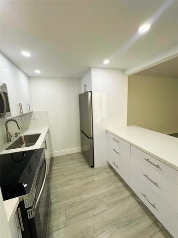 $1,900 | 14201 North Kendall Drive, Unit 412D, Miami, FL 33186