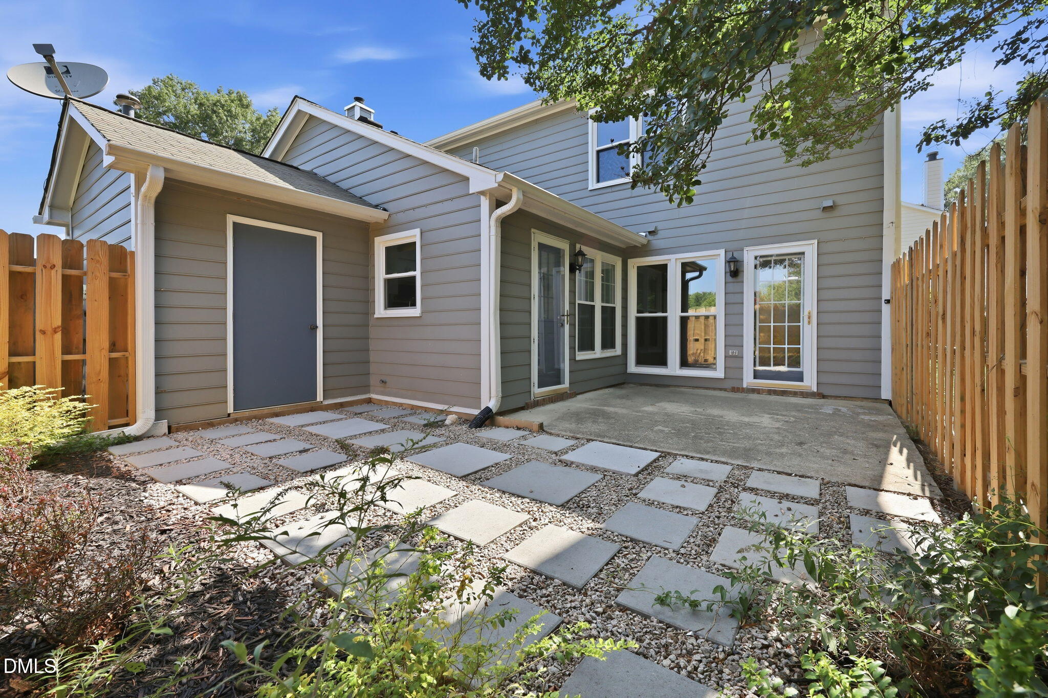 6901 Saxby Court Raleigh, NC 27613 - Photo 3 of 43 25-web-or-mls-IMG_0331_edit